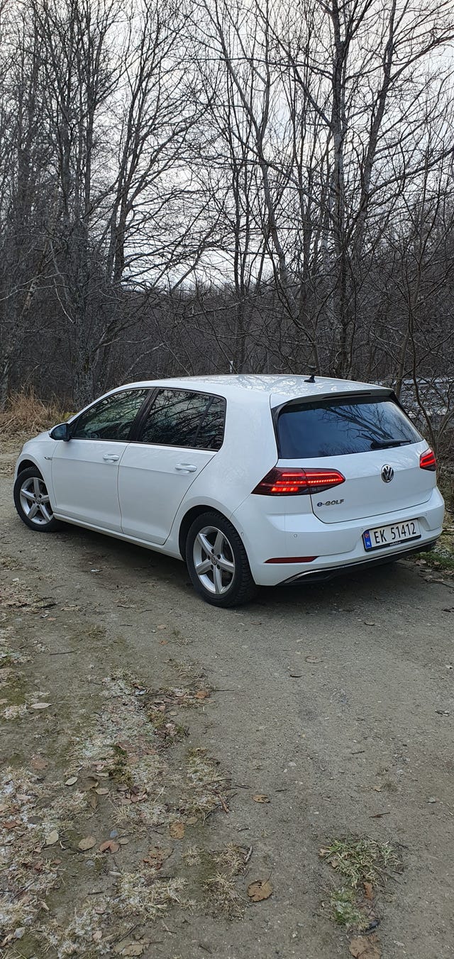 WVWZZZAUZJ8900445 2018 VOLKSWAGEN GOLF-1