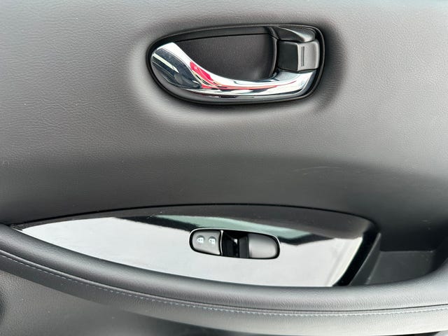 2020 NISSAN LEAF - 10
