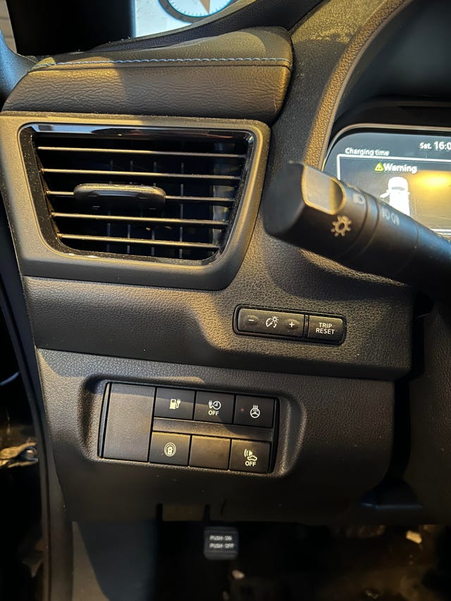 2019 NISSAN LEAF - 16