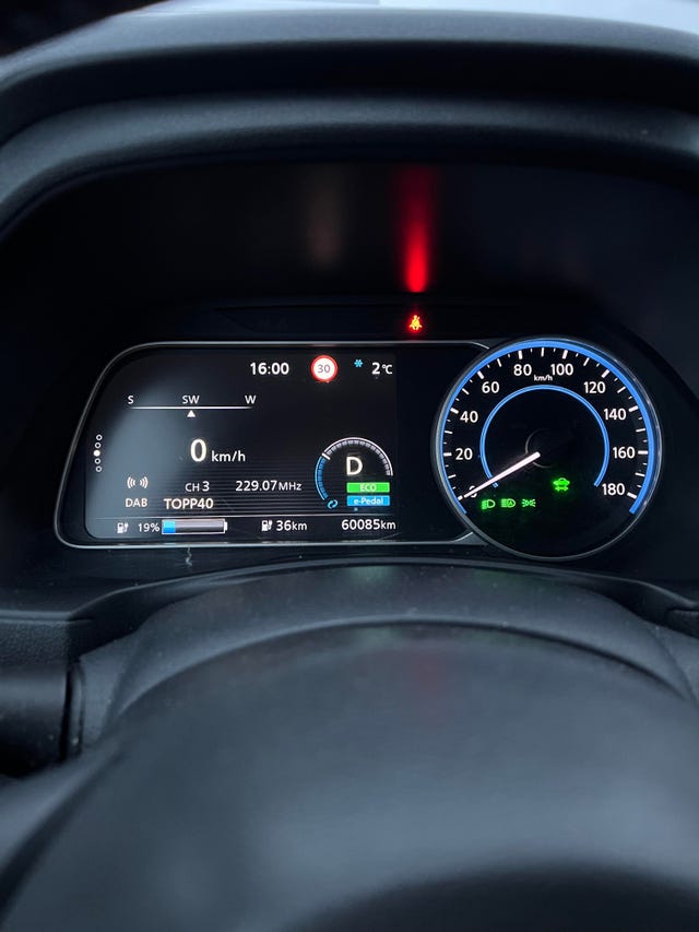 2019 NISSAN LEAF - 11