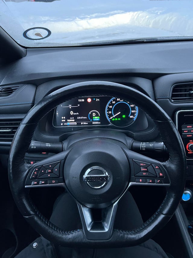 2019 NISSAN LEAF - 12
