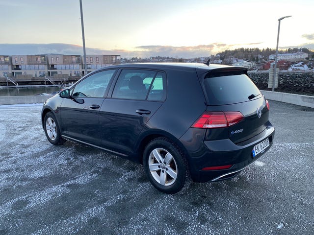 WVWZZZAUZJW905466 2018 VOLKSWAGEN GOLF-4