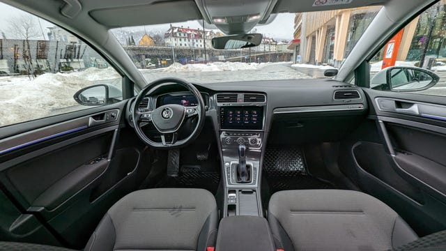 2018 VOLKSWAGEN GOLF - 12