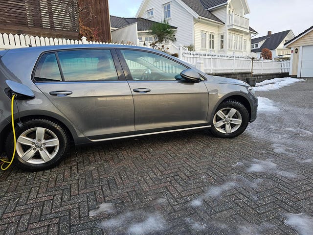 WVWZZZAUZKW916574 2019 VOLKSWAGEN GOLF-2