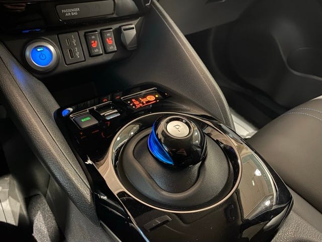 2022 NISSAN LEAF - 13