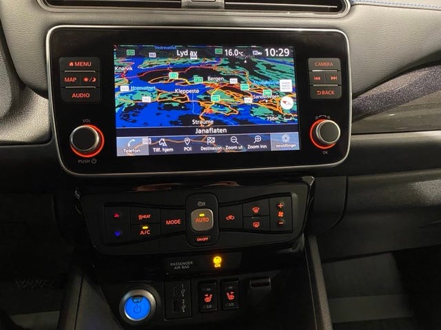2022 NISSAN LEAF - 11