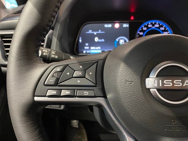2022 NISSAN LEAF - 9