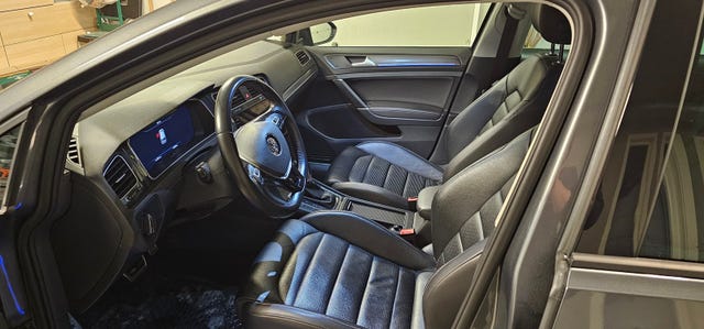 2019 VOLKSWAGEN GOLF - 11