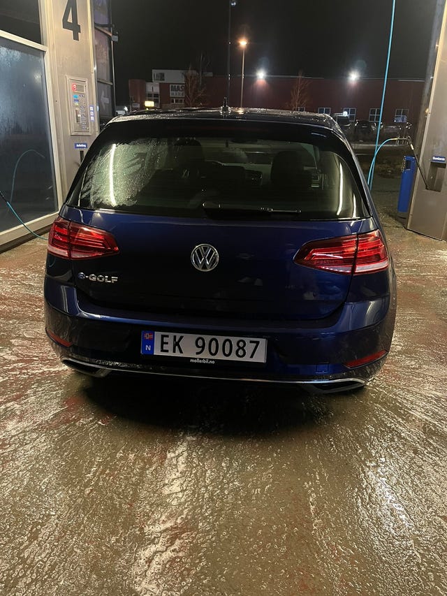 WVWZZZAUZJ8906051 2018 VOLKSWAGEN GOLF-2