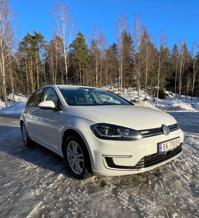 WVWZZZAUZJW906395 2018 VOLKSWAGEN GOLF-0