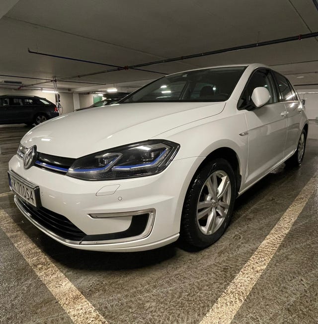 WVWZZZAUZJW906395 2018 VOLKSWAGEN GOLF-2