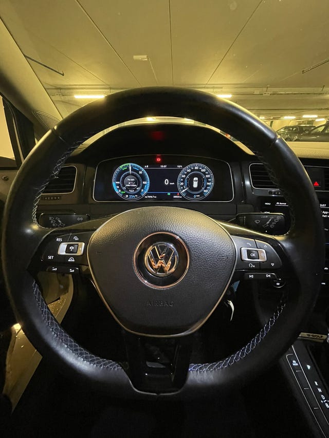 2018 VOLKSWAGEN GOLF - 12