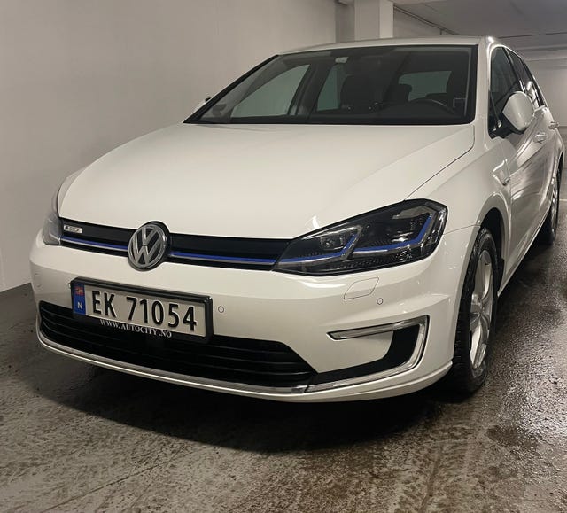 WVWZZZAUZJW906395 2018 VOLKSWAGEN GOLF-1