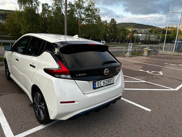 2021 NISSAN LEAF - 17