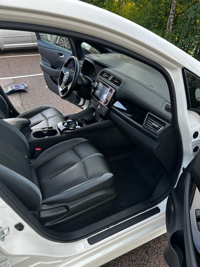 2021 NISSAN LEAF - 26