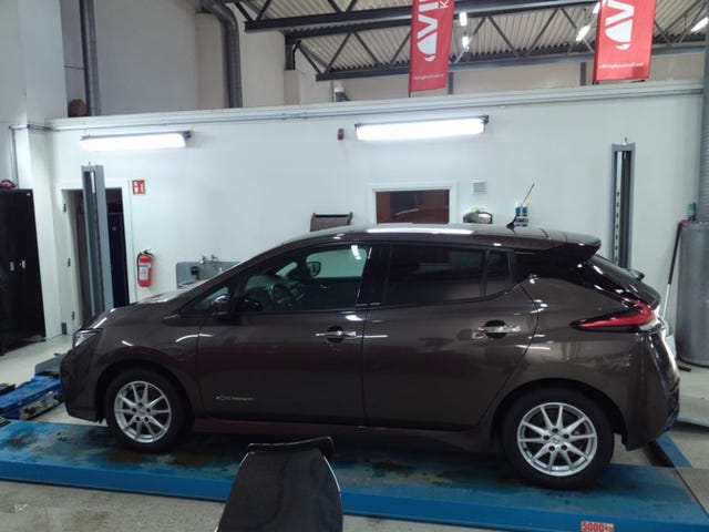 SJNFAAZE1U0024281 2018 NISSAN LEAF-4