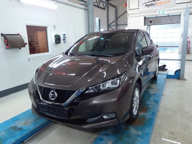 SJNFAAZE1U0024281 2018 NISSAN LEAF-2