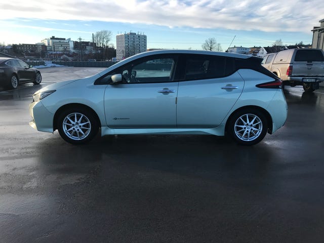 2018 NISSAN LEAF - 23