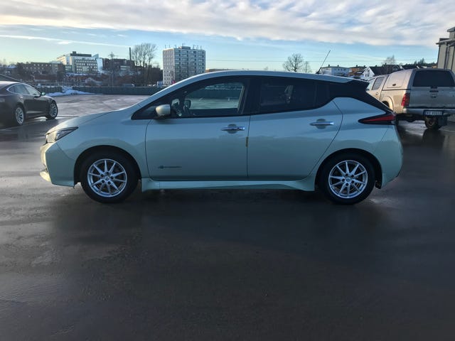 2018 NISSAN LEAF - 24