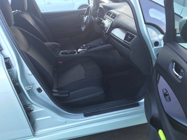 2018 NISSAN LEAF - 38