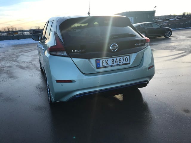 2018 NISSAN LEAF - 18