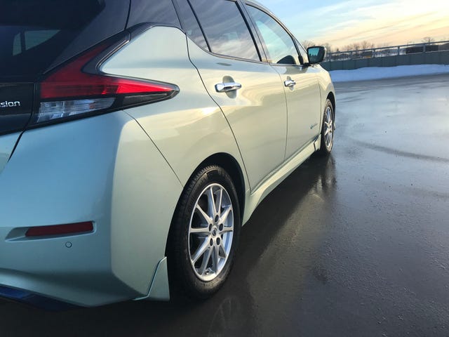 2018 NISSAN LEAF - 30