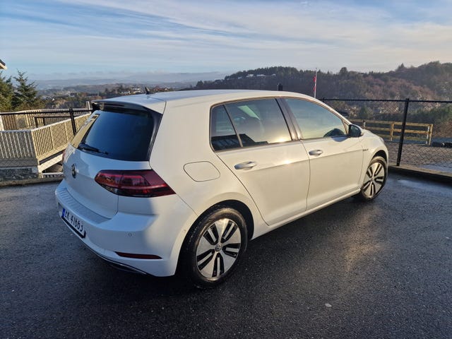 WVWZZZAUZHW952705 2018 VOLKSWAGEN GOLF-1