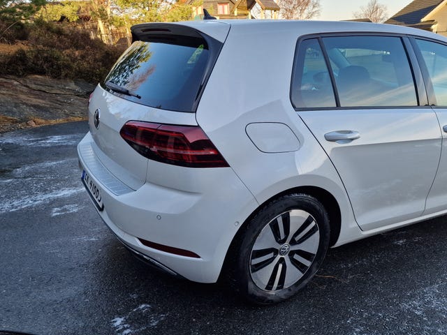 2018 VOLKSWAGEN GOLF - 18