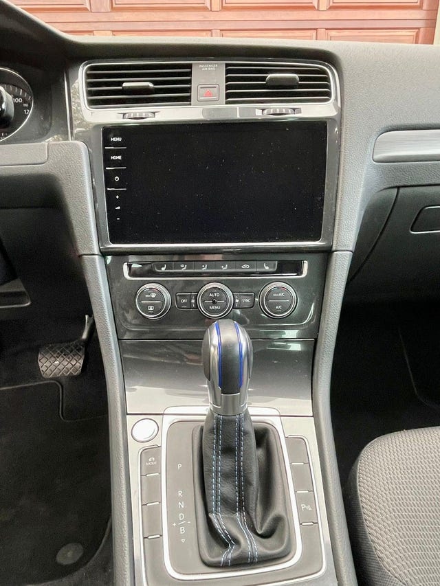 2018 VOLKSWAGEN GOLF - 8