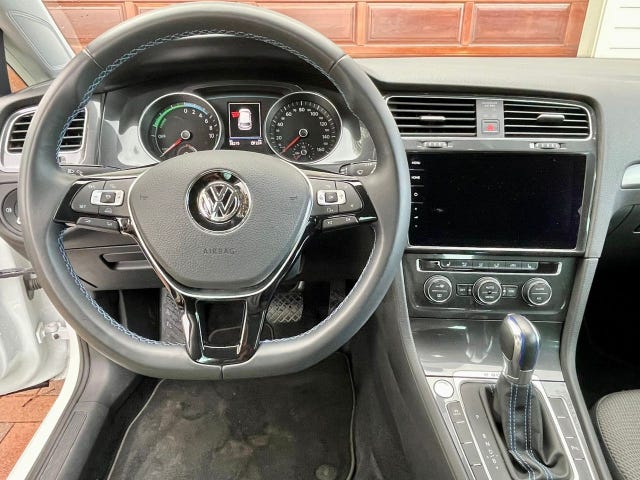 2018 VOLKSWAGEN GOLF - 18