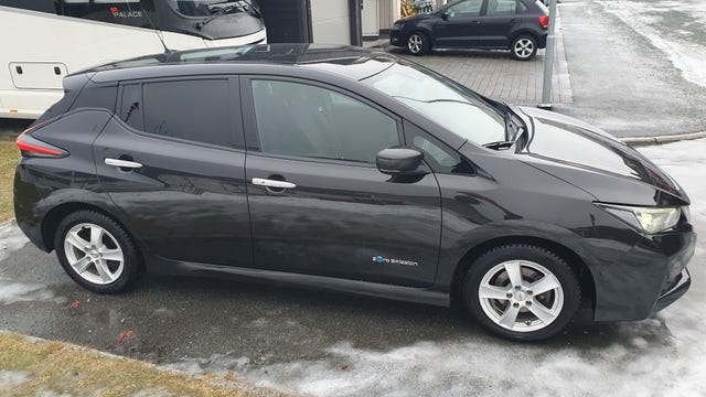 SJNFAAZE1U0003055 2018 NISSAN LEAF-0