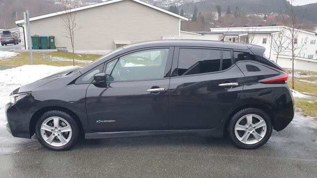 SJNFAAZE1U0003055 2018 NISSAN LEAF-2