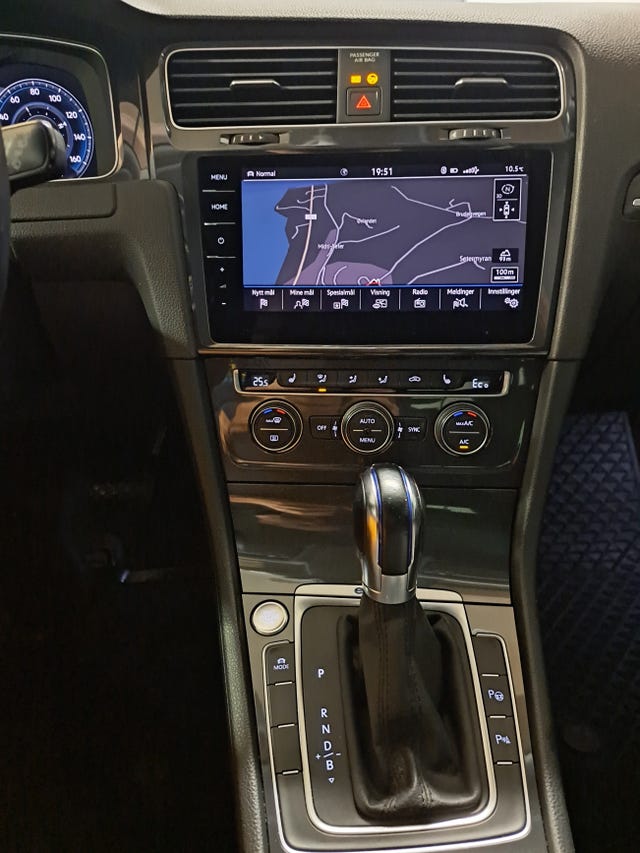 2019 VOLKSWAGEN GOLF - 14