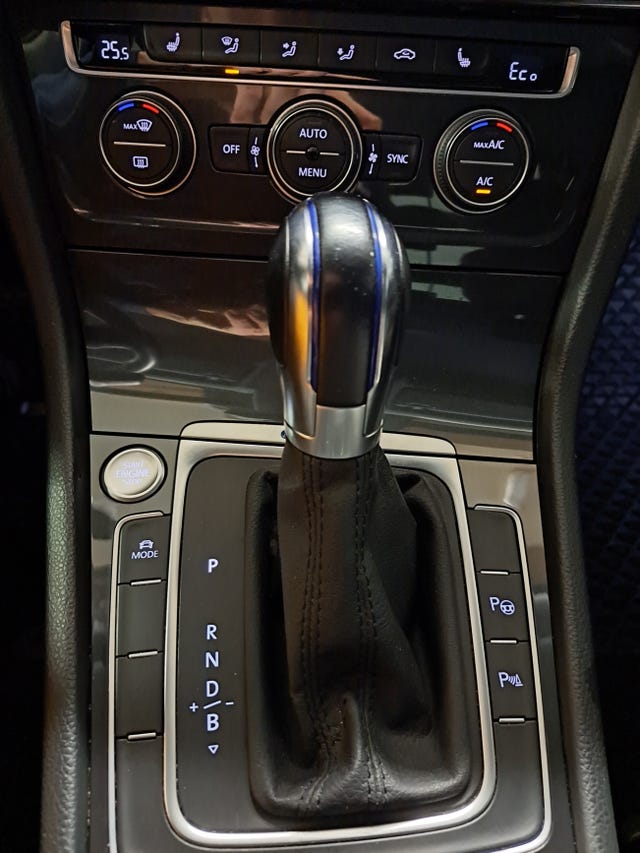 2019 VOLKSWAGEN GOLF - 15