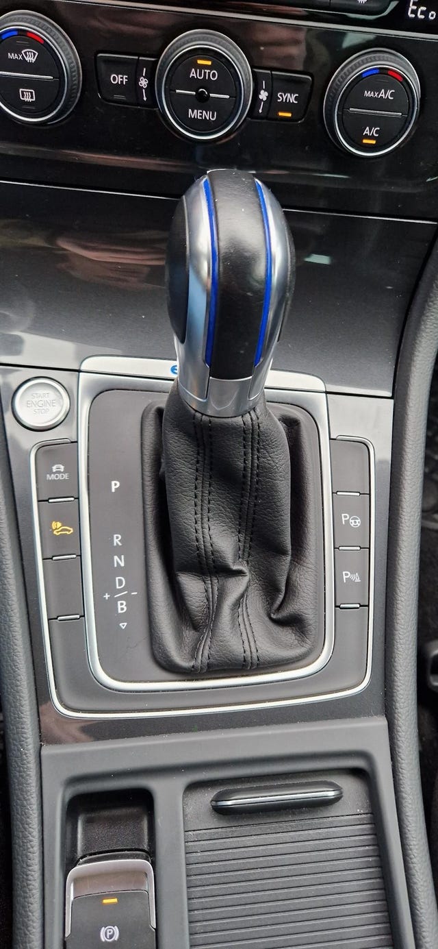 2019 VOLKSWAGEN GOLF - 8