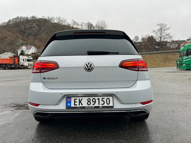 WVWZZZAUZJ8905285 2018 VOLKSWAGEN GOLF-4
