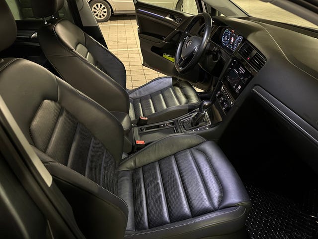 2018 VOLKSWAGEN GOLF - 12