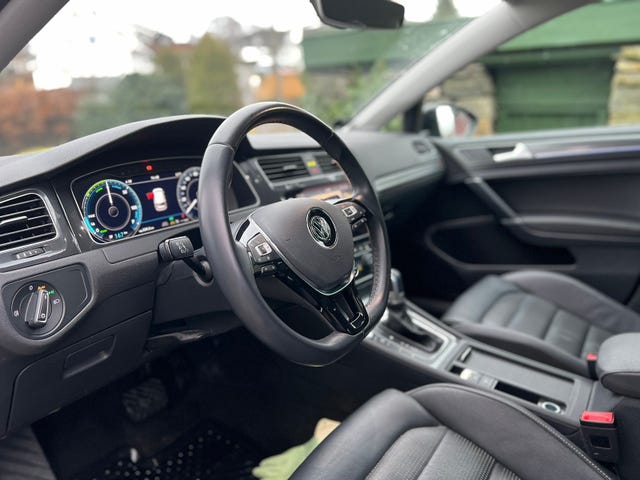 WVWZZZAUZKW904290 2019 VOLKSWAGEN GOLF-2
