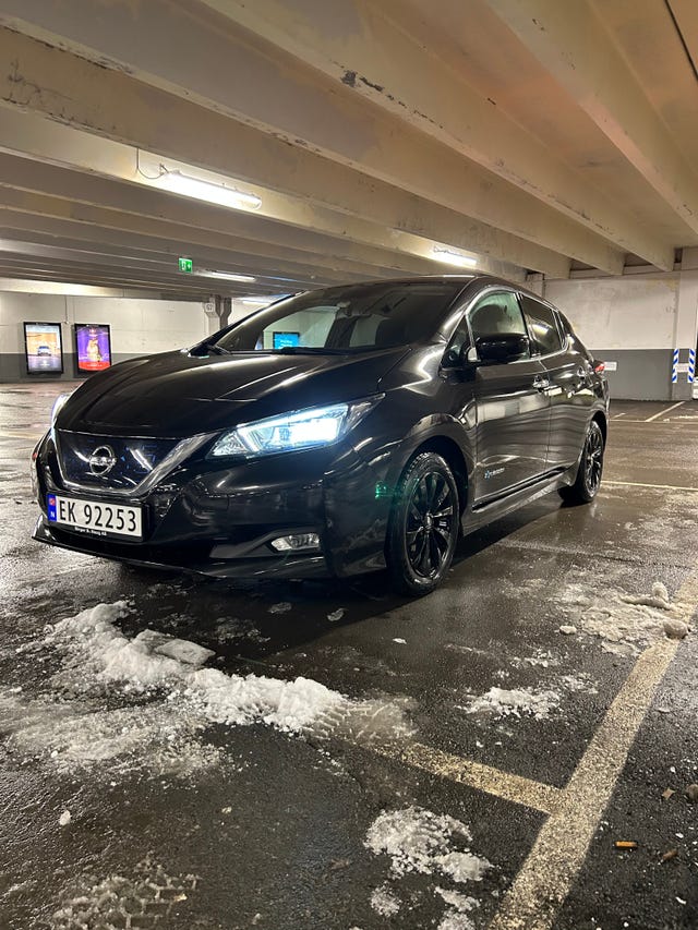 SJNFAAZE1U0016547 2018 NISSAN LEAF-2