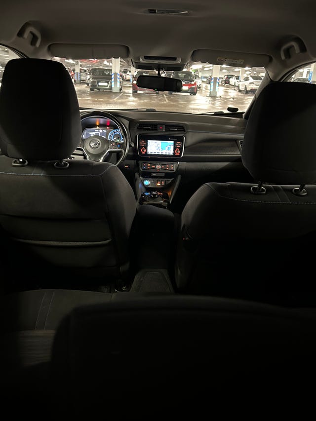 2018 NISSAN LEAF - 11