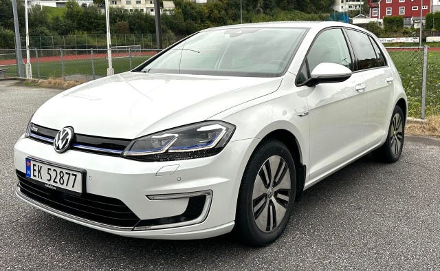 WVWZZZAUZJW902296 2018 VOLKSWAGEN GOLF-0