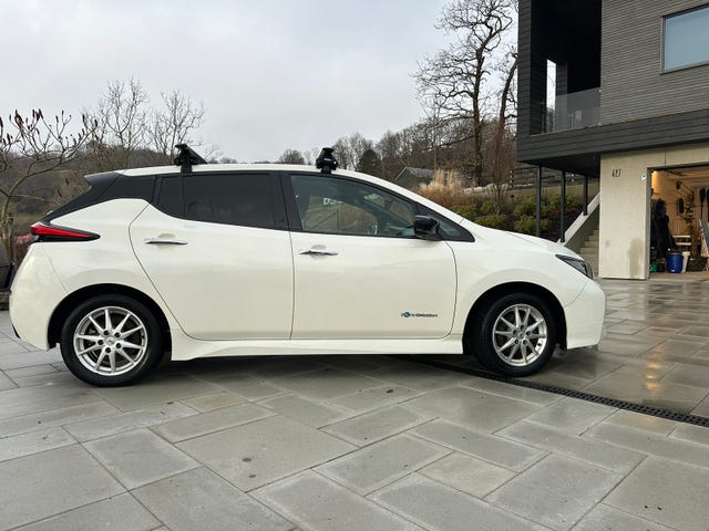SJNFAAZE1U0036294 2018 NISSAN LEAF-2