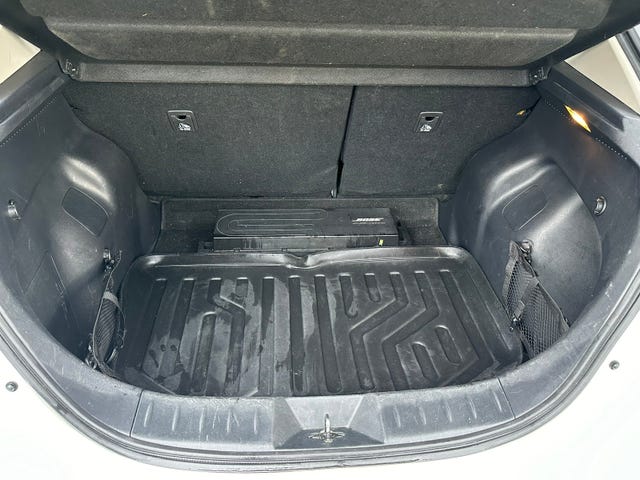 2018 NISSAN LEAF - 17