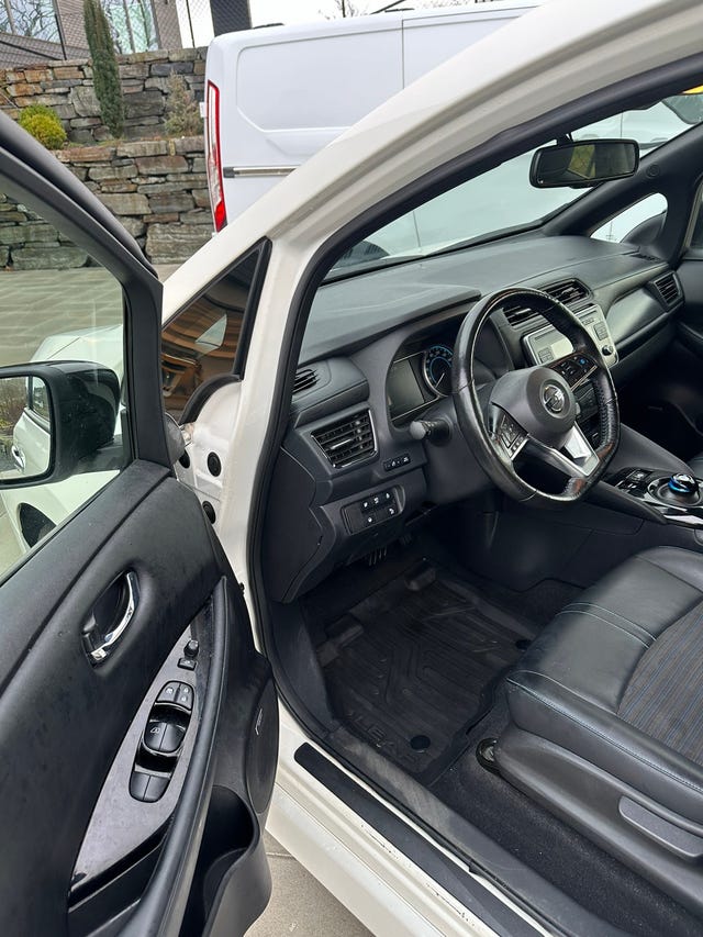 2018 NISSAN LEAF - 10