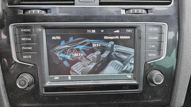 2015 VOLKSWAGEN GOLF - 10