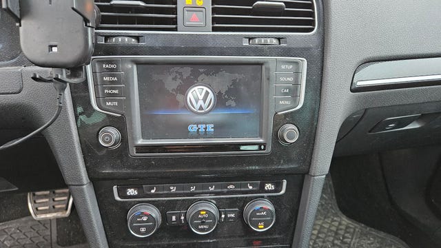 2015 VOLKSWAGEN GOLF - 9