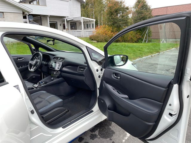 2018 NISSAN LEAF - 12