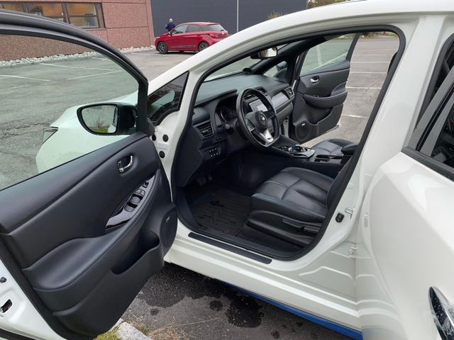 2018 NISSAN LEAF - 11