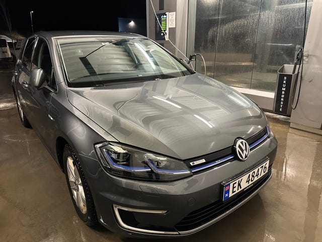 WVWZZZAUZJW900863 2018 VOLKSWAGEN GOLF-0