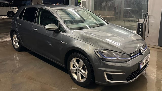 2018 VOLKSWAGEN GOLF - 25